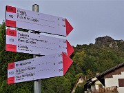 12 Nuovi cartelli per gli itinerari da Reggetto, per Corno Zuccone un'ora e dieci minuti per il Corno Zuccone sul sent. 152